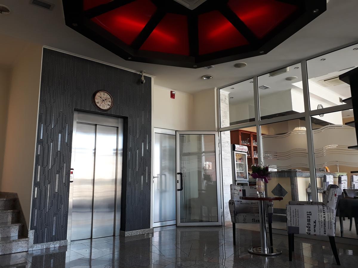 Hotel Cetojevic บันยาลูกา ภายนอก รูปภาพ