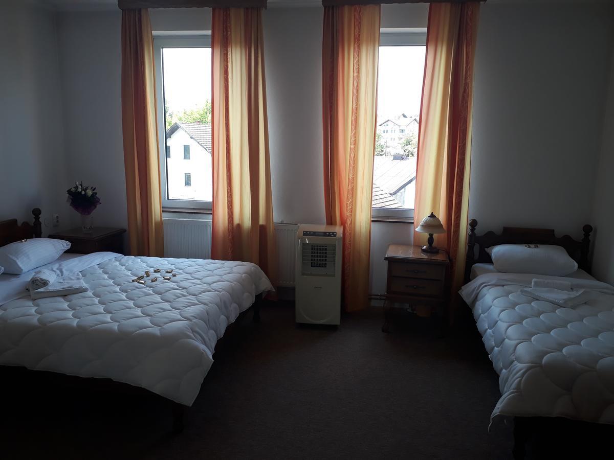 Hotel Cetojevic บันยาลูกา ภายนอก รูปภาพ